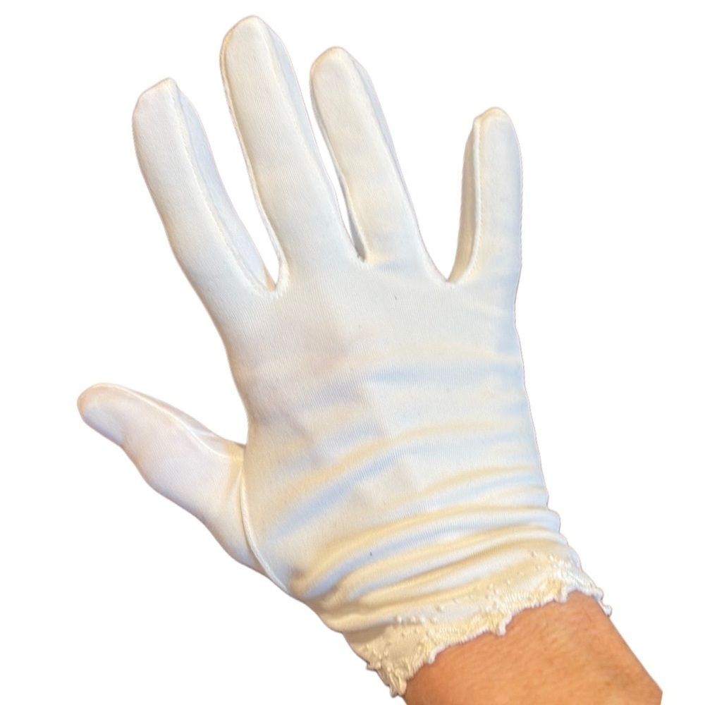 Elegant White Ivory Vintage 50s Gloves wrist length with embroidered Trim Sz 7
